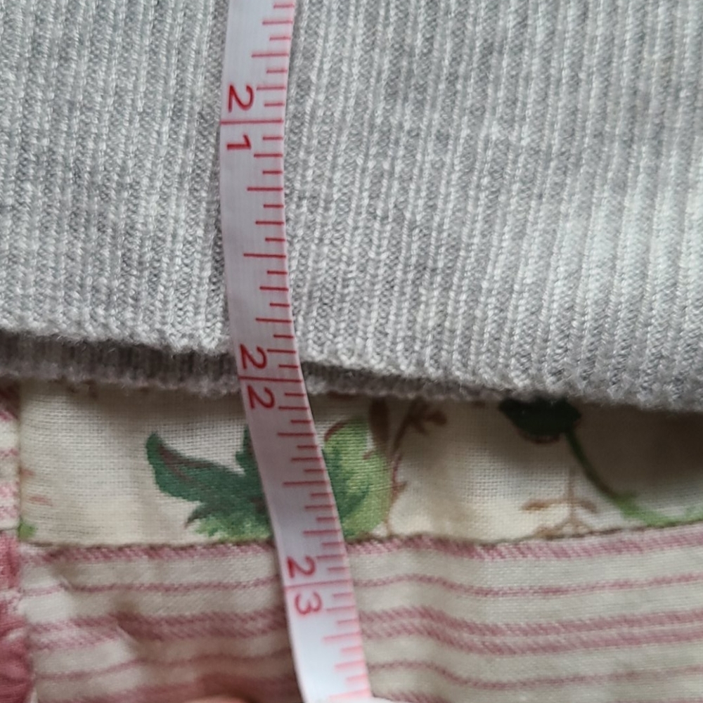 Sweater - Picture 8 of 8